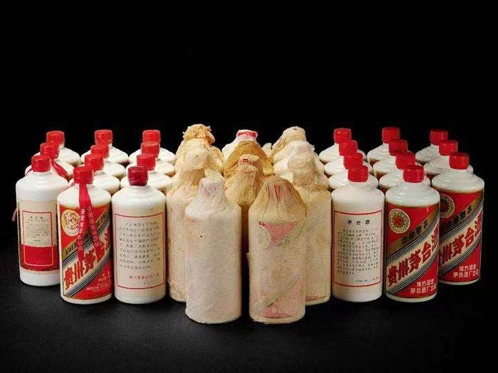 鹿泉日照岚山回收酒价格哪里回收(附近上门回收茅台酒）?